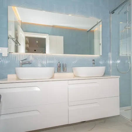 Luxury 3bd With Premium Amenities, Jacuzzi, Private Parking