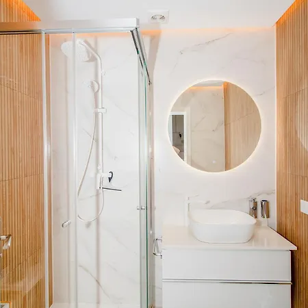 Luxury 3bd With Premium Amenities, Jacuzzi, Private Parking 팔름-마르