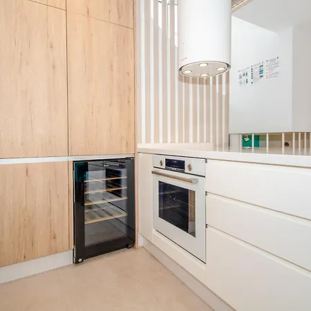 Luxury 3bd With Premium Amenities, Jacuzzi, Private Parking