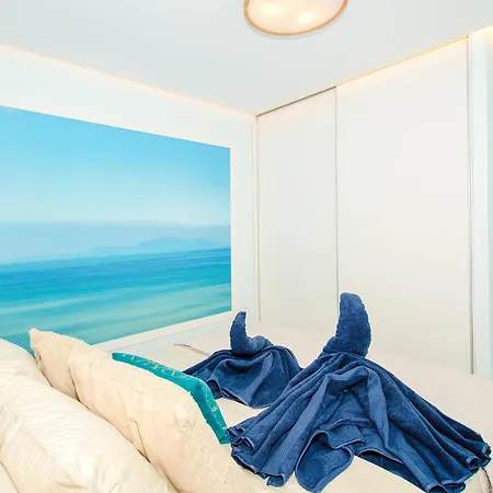 Apartment Luxury 3bd With Premium Amenities, Jacuzzi, Private Parking Palm-mar