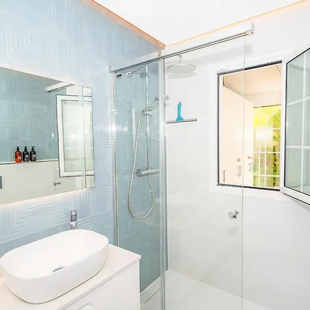 Апартаменты Luxury 3bd With Premium Amenities, Jacuzzi, Private Parking Эль-Пальмар