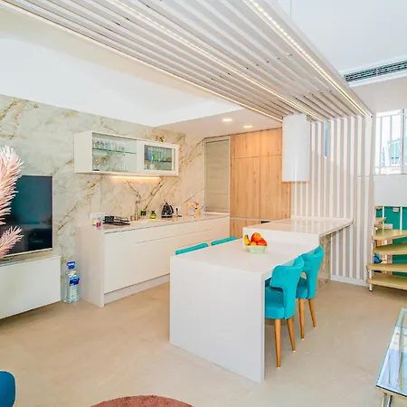 Apartment Luxury 3bd With Premium Amenities, Jacuzzi, Private Parking *