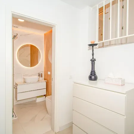 Luxury 3bd With Premium Amenities, Jacuzzi, Private Parking