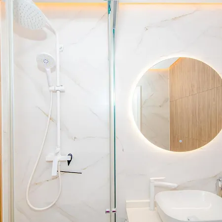Apartment Luxury 3bd With Premium Amenities, Jacuzzi, Private Parking