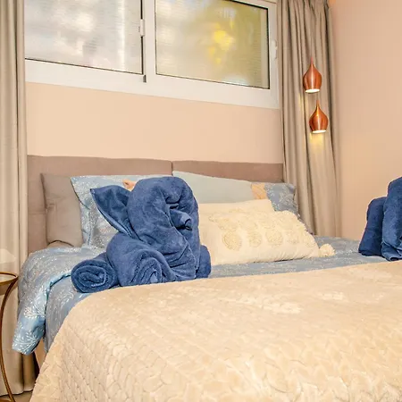 Luxury 3bd With Premium Amenities, Jacuzzi, Private Parking *