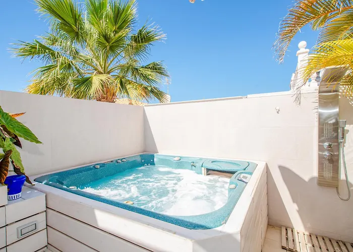 Luxury 3bd With Premium Amenities, Jacuzzi, Private Parking *