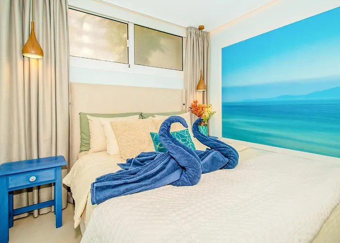 Luxury 3bd With Premium Amenities, Jacuzzi, Private Parking * بالم مار