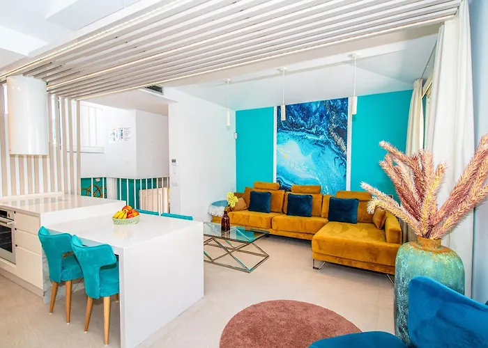 Luxury 3bd With Premium Amenities, Jacuzzi, Private Parking Lejlighed *