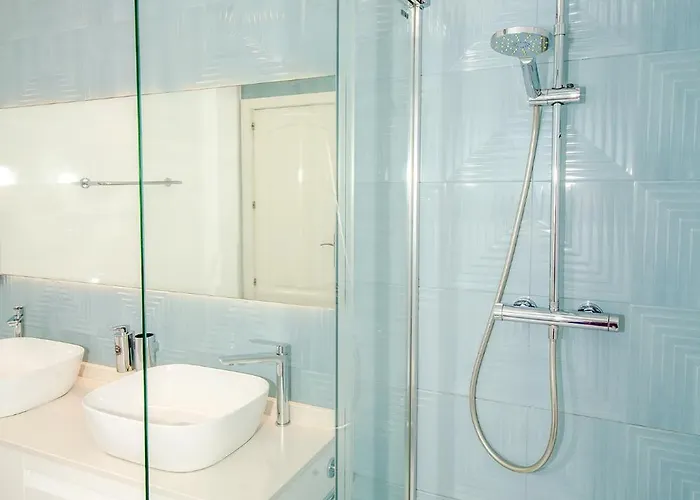 Luxury 3bd With Premium Amenities, Jacuzzi, Private Parking * بالم مار