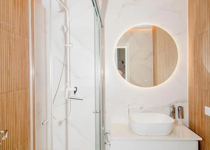 Luxury 3bd With Premium Amenities, Jacuzzi, Private Parking بالم مار