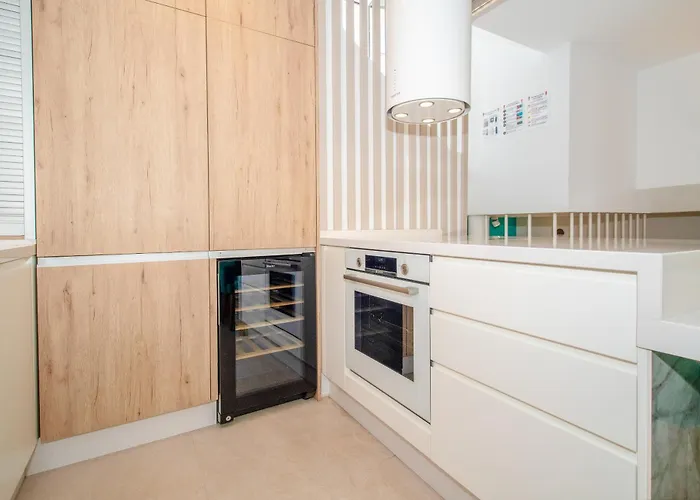 Luxury 3bd With Premium Amenities, Jacuzzi, Private Parking