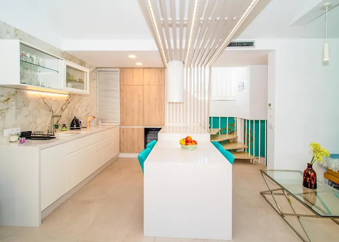 Luxury 3bd With Premium Amenities, Jacuzzi, Private Parking شقة *